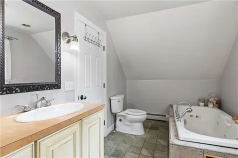 30 Loring Road Bristol RI 02809