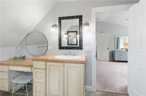 30 Loring Road Bristol RI 02809