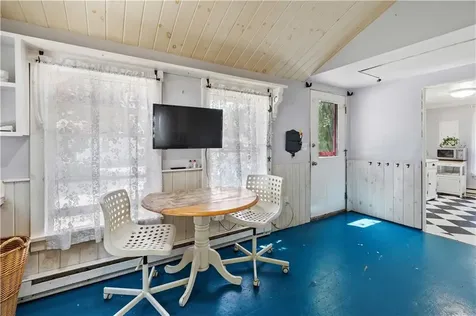 30 Loring Road Bristol RI 02809