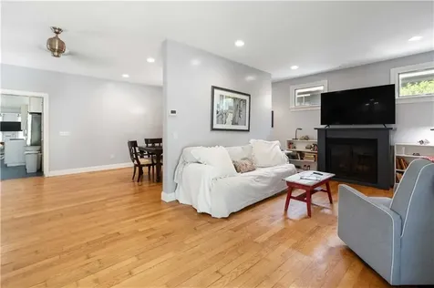 30 Loring Road Bristol RI 02809