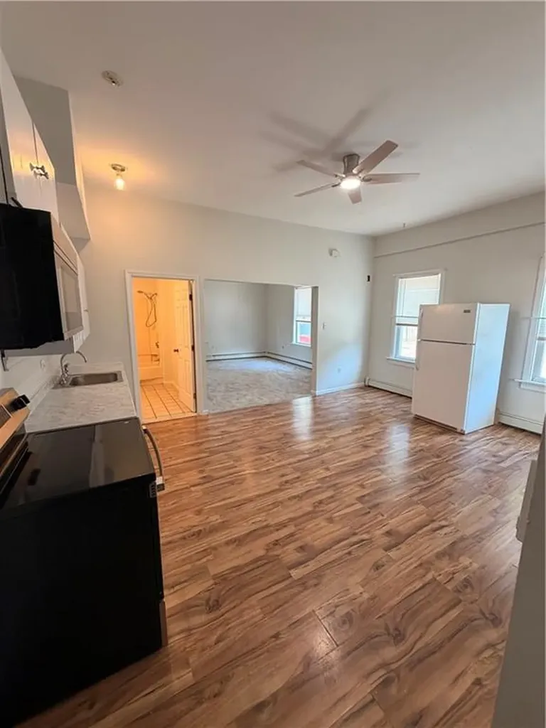 71 Hamlet Avenue Woonsocket RI 02895