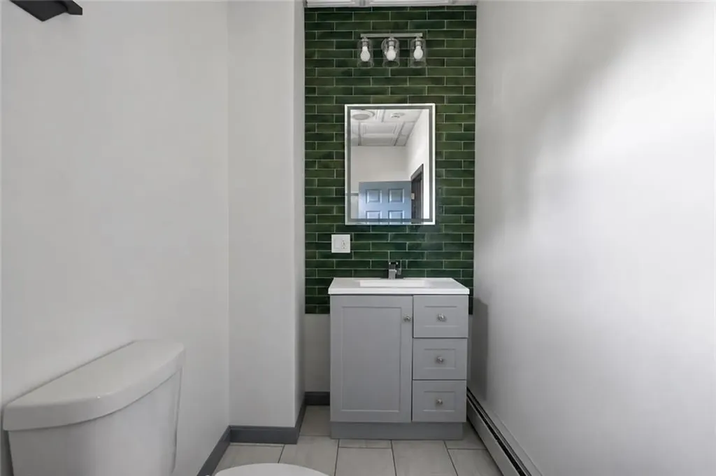172 Knotty Oak Road Coventry RI 02816