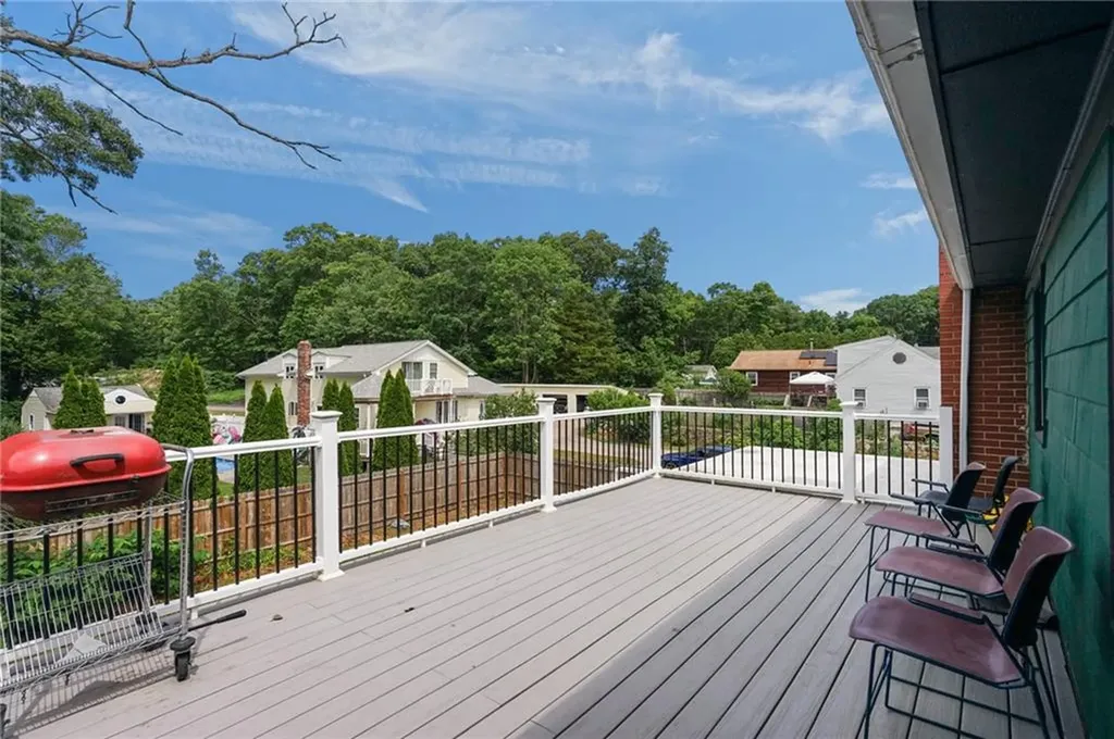 172 Knotty Oak Road Coventry RI 02816