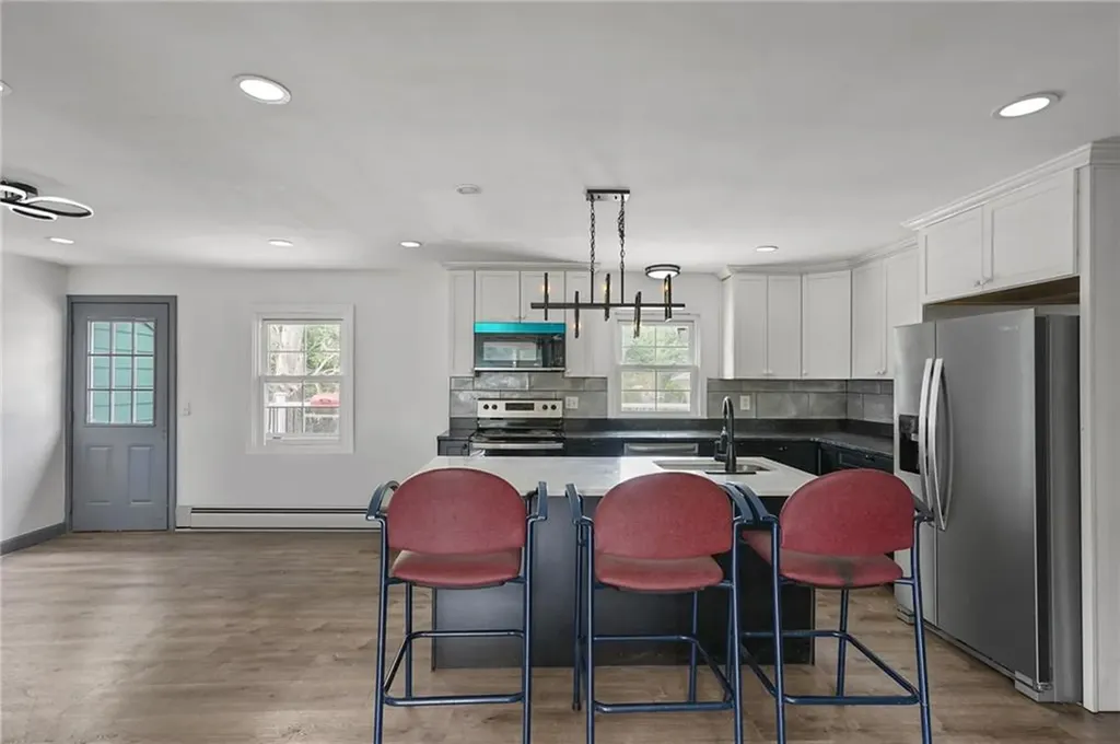 172 Knotty Oak Road Coventry RI 02816