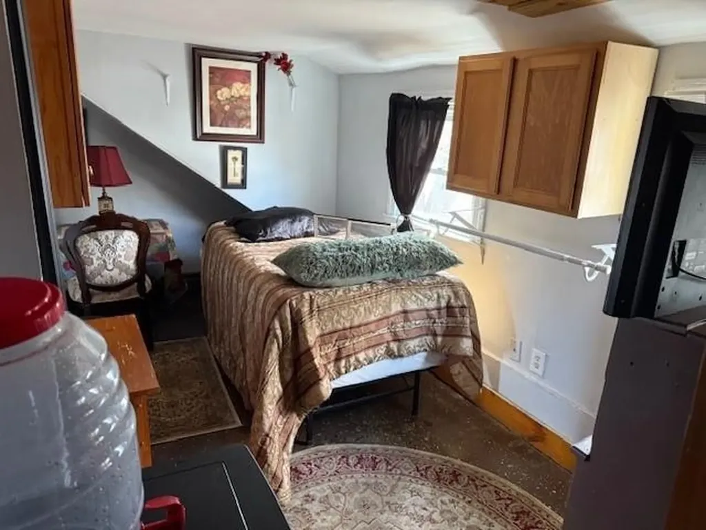 77 Huron Street Warwick RI 02889