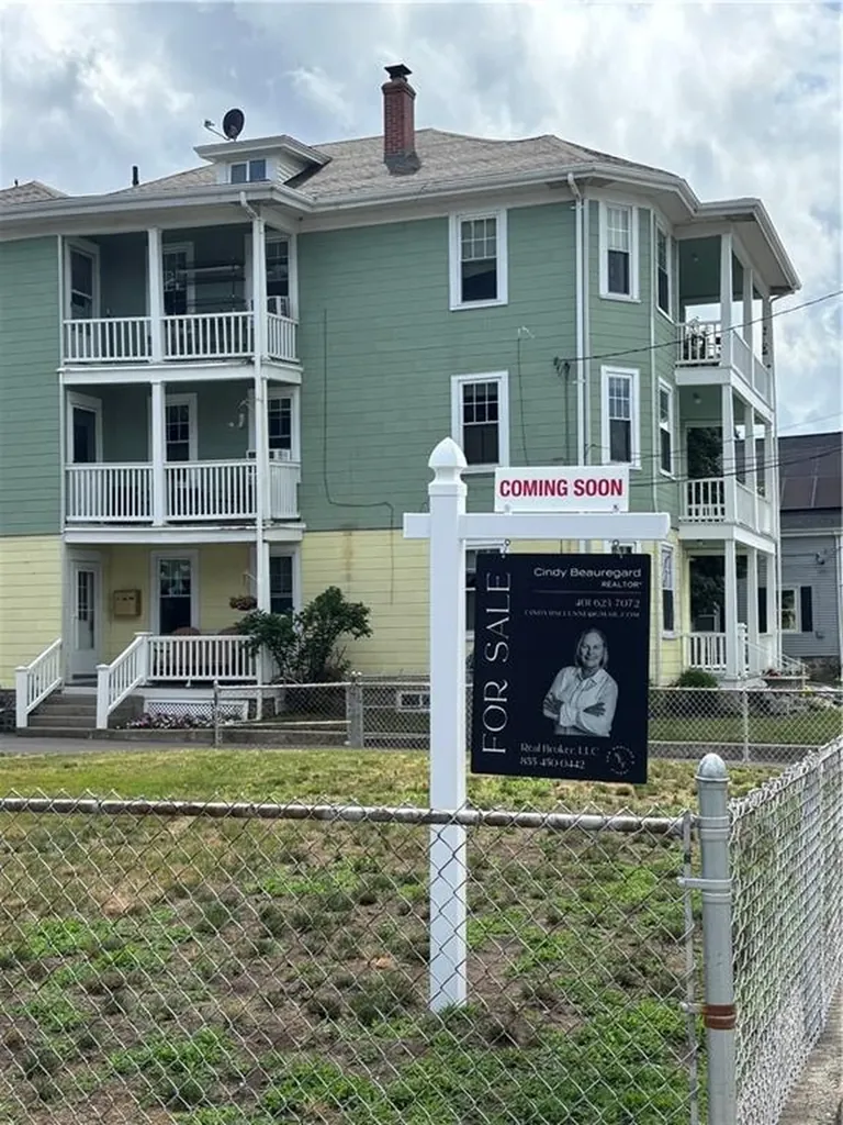 351 Robinson Street Woonsocket RI 02895