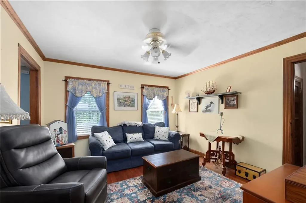 37 39 Remington Street Warwick RI 02888