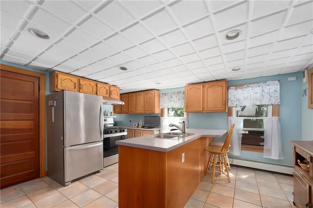 37 39 Remington Street Warwick RI 02888