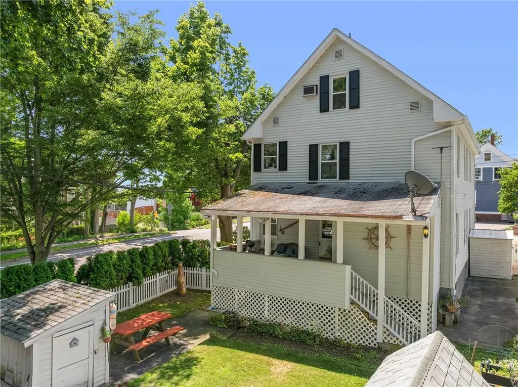 37 39 Remington Street Warwick RI 02888