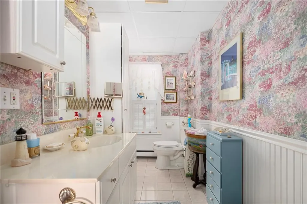 37 39 Remington Street Warwick RI 02888