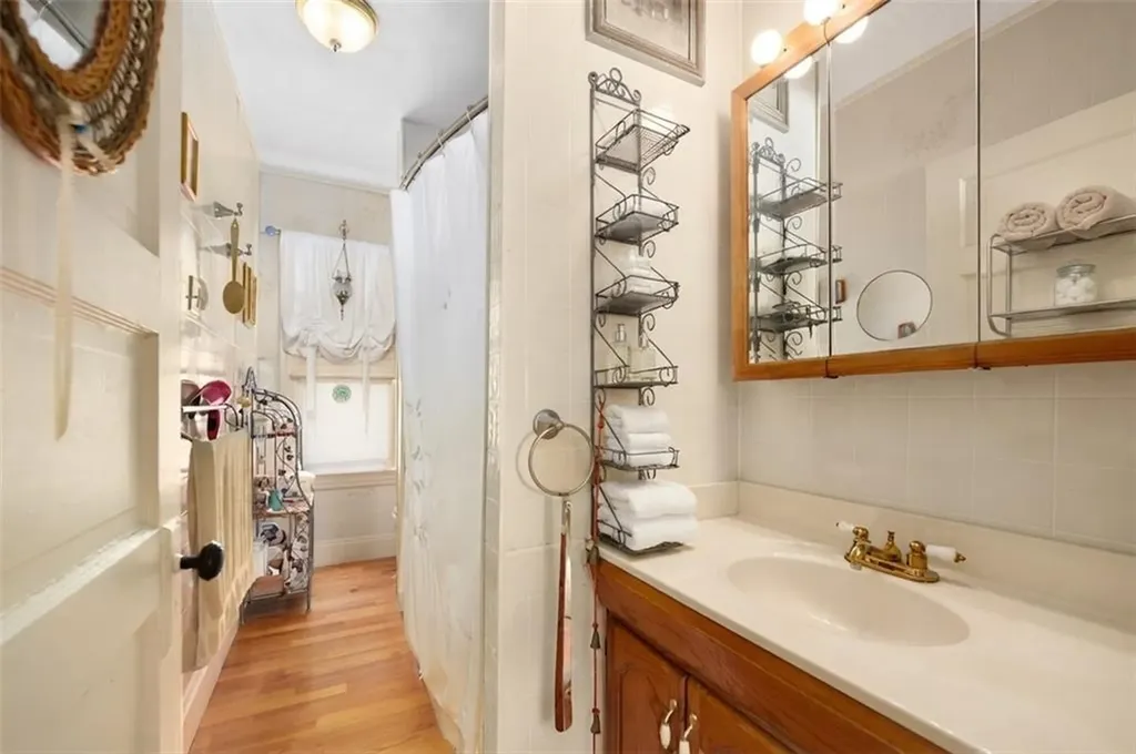 37 39 Remington Street Warwick RI 02888