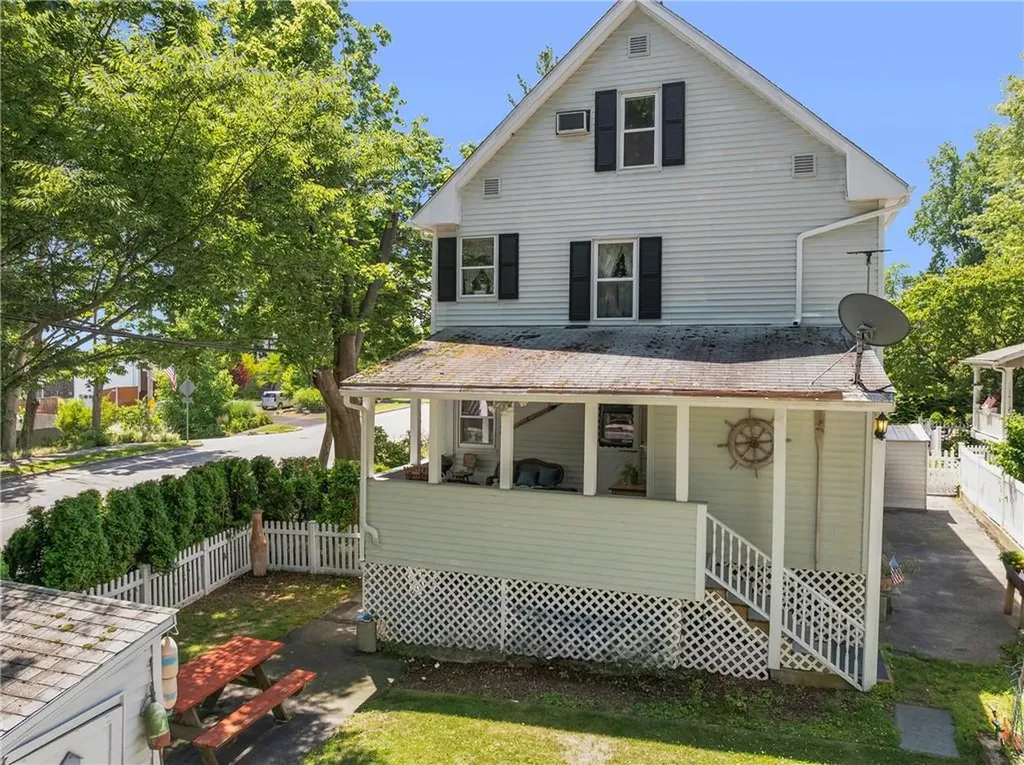 37 39 Remington Street Warwick RI 02888