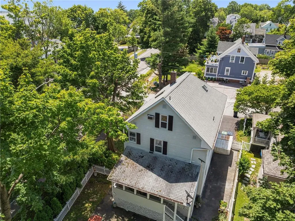 37 39 Remington Street Warwick RI 02888