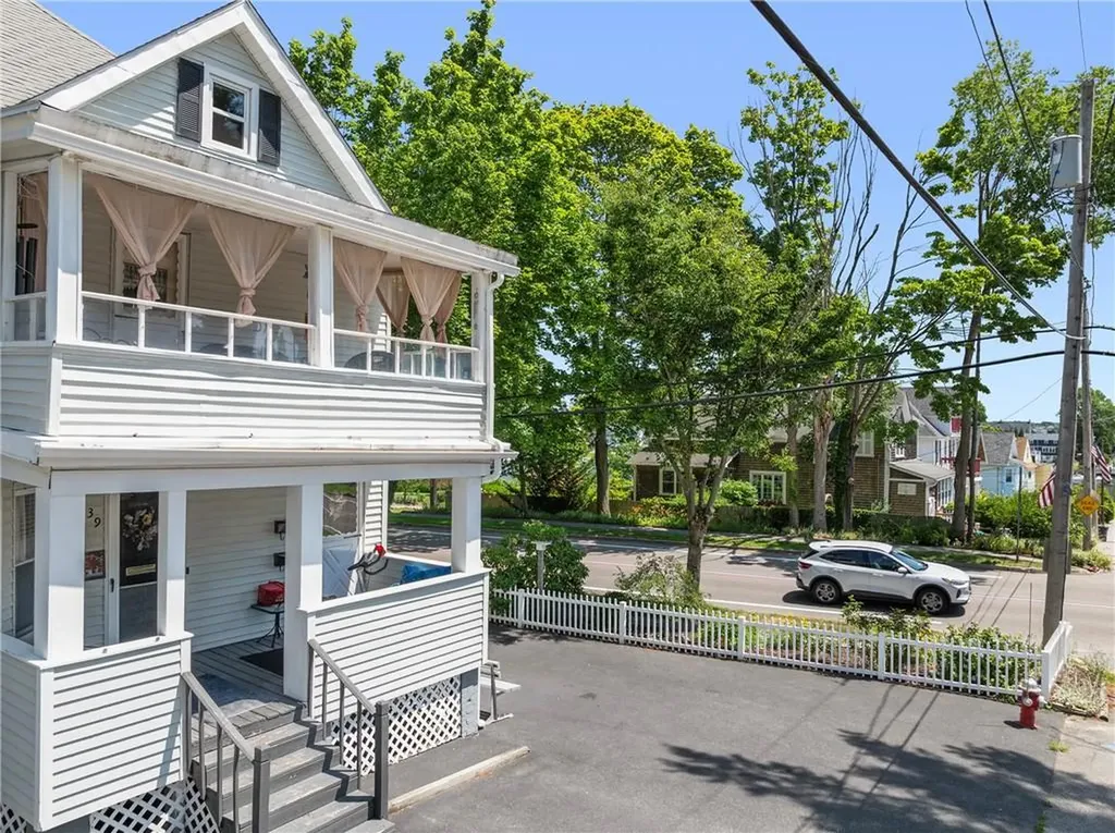 37 39 Remington Street Warwick RI 02888