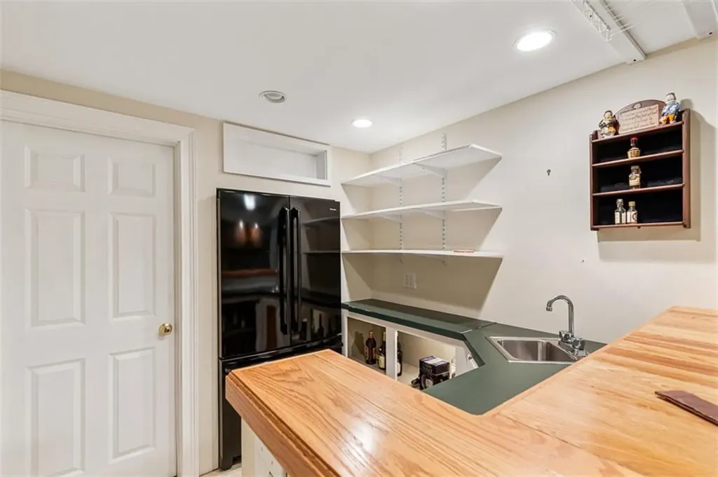 43 Slope Avenue South Kingstown RI 02879