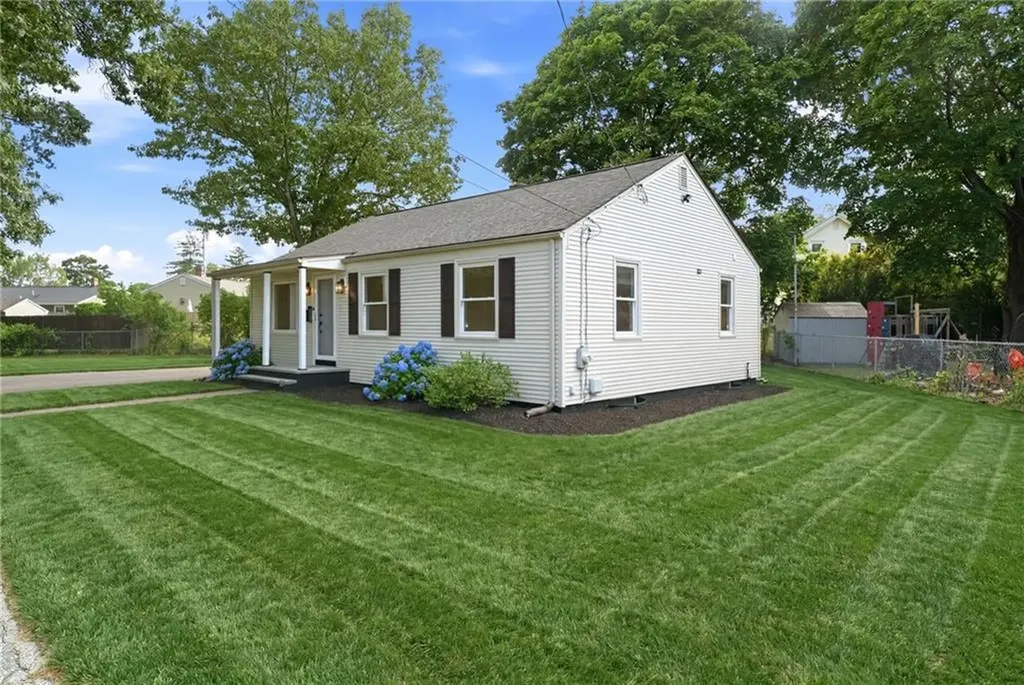 28 Plain Street East Providence RI 02916