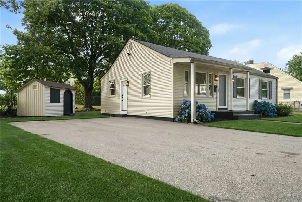 28 Plain Street East Providence RI 02916