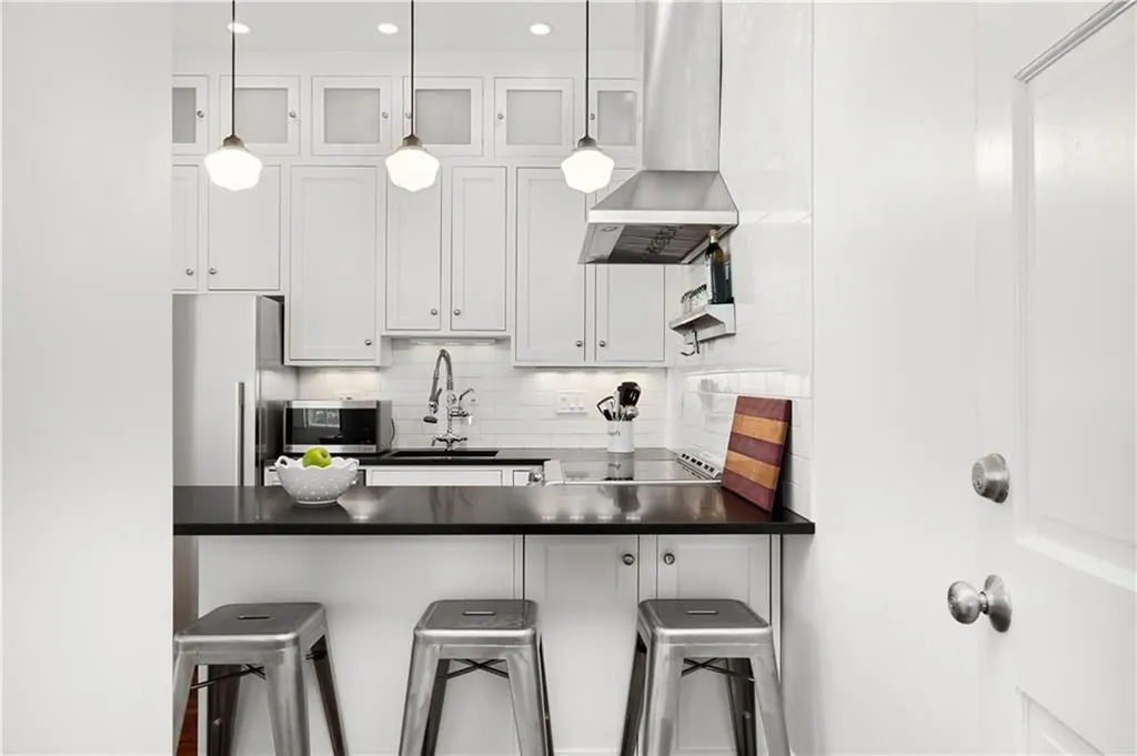 22 Halsey Street Providence RI 02906