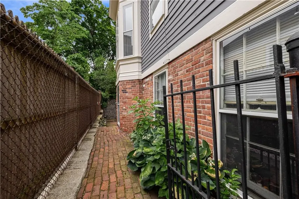 22 Halsey Street Providence RI 02906