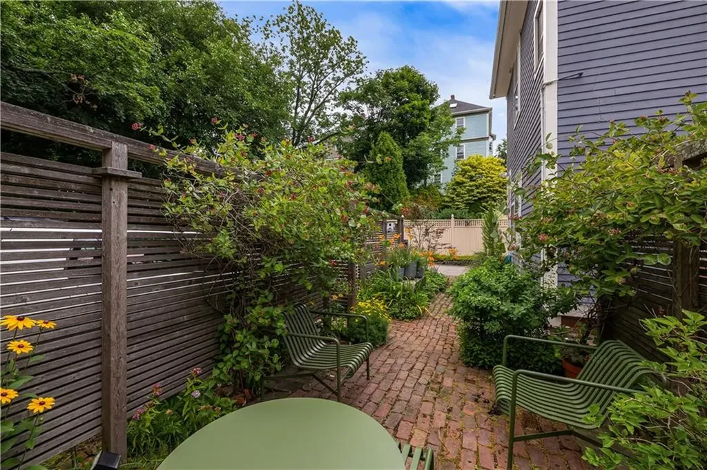 22 Halsey Street Providence RI 02906