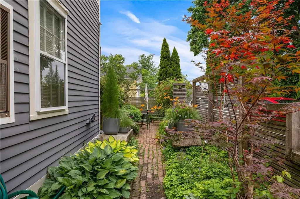 22 Halsey Street Providence RI 02906