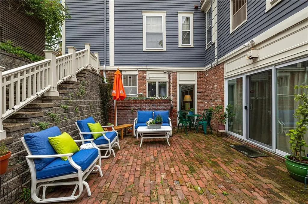 22 Halsey Street Providence RI 02906