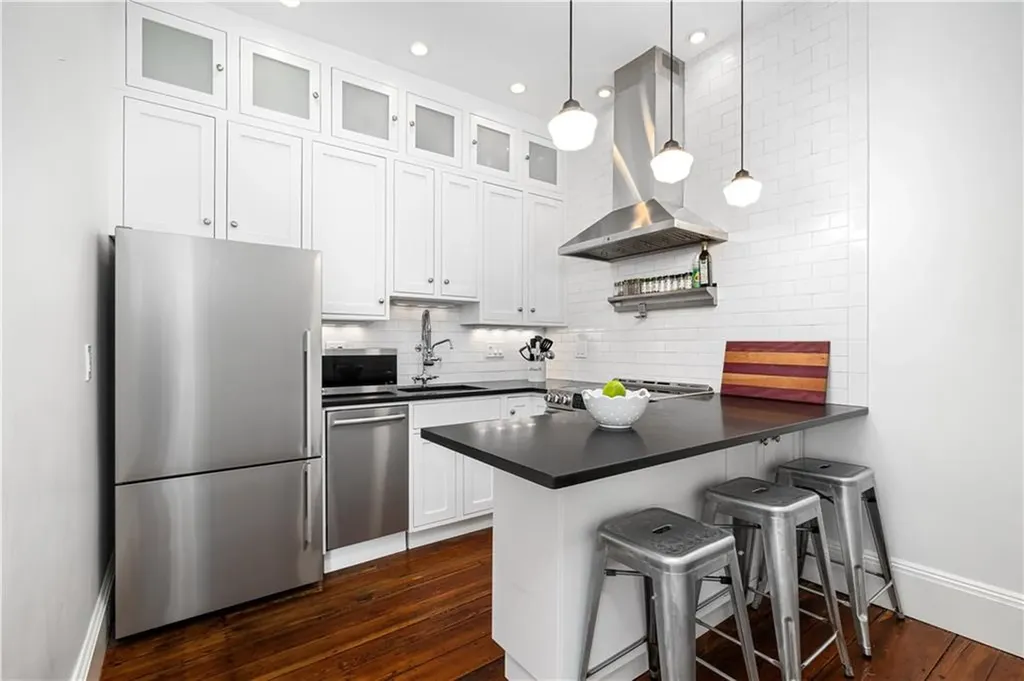 22 Halsey Street Providence RI 02906