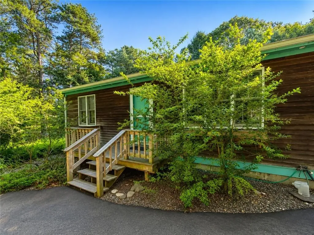657 Shannock Road South Kingstown RI 02879