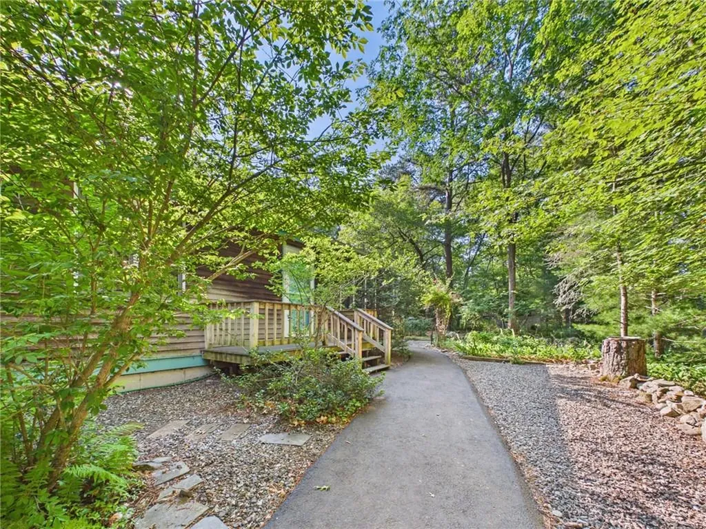 657 Shannock Road South Kingstown RI 02879