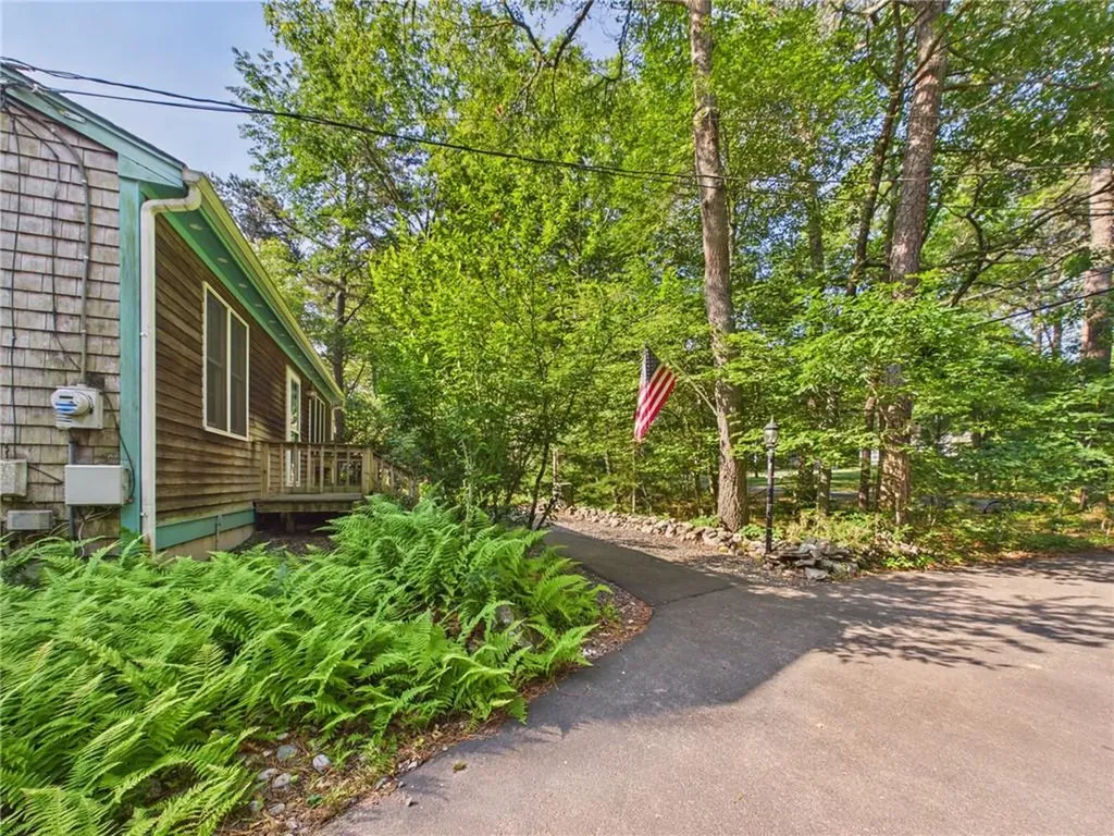 657 Shannock Road South Kingstown RI 02879
