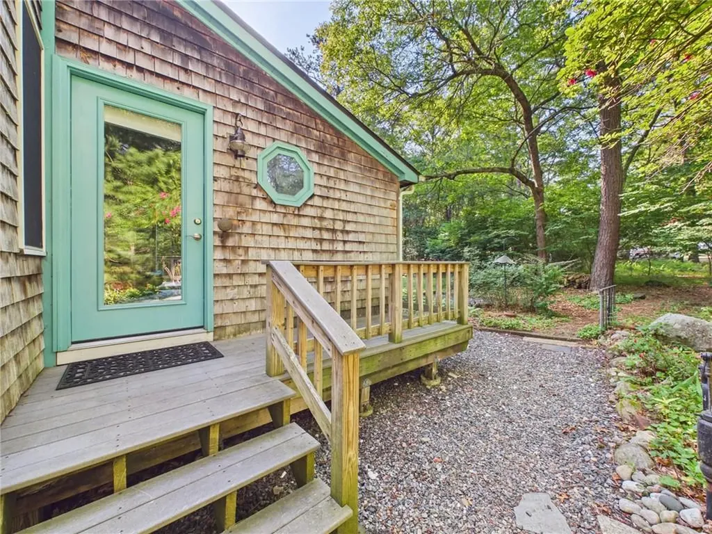 657 Shannock Road South Kingstown RI 02879