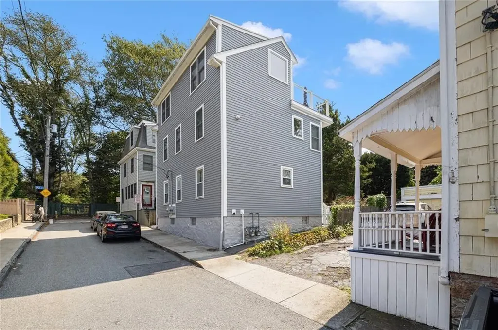 77 Pope Street Newport RI 02840