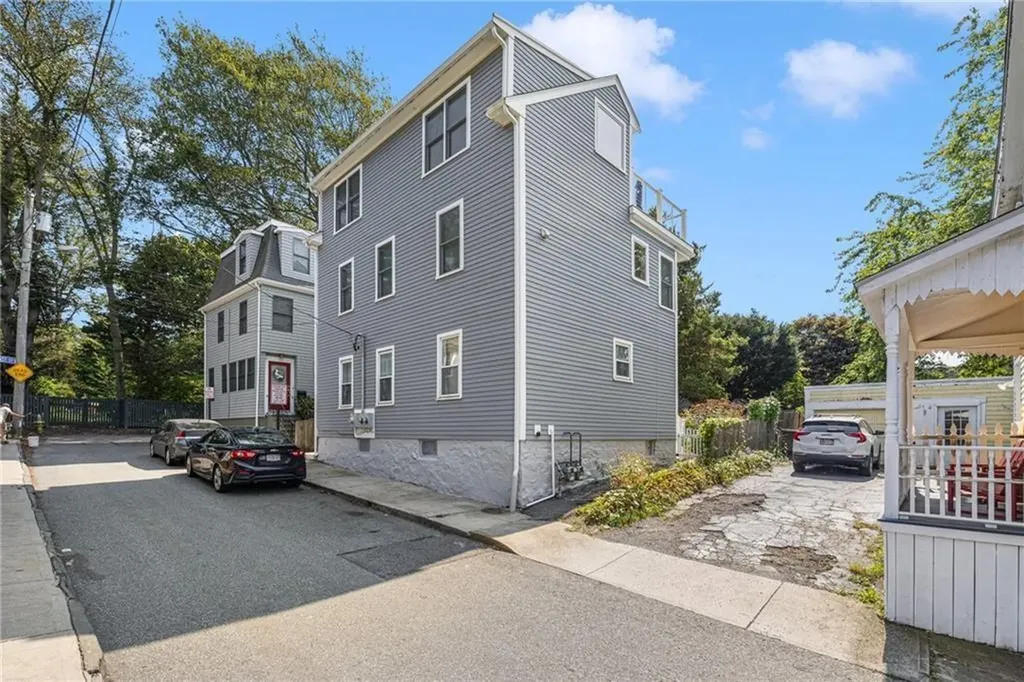 77 Pope Street Newport RI 02840