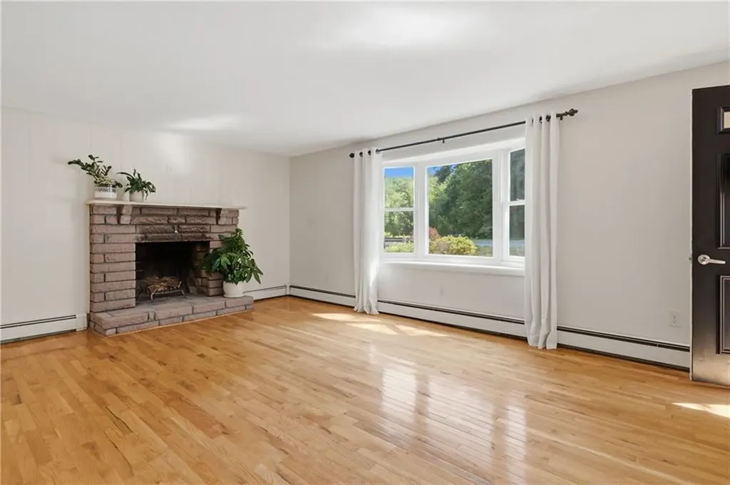 567 Providence Pike North Smithfield RI 02896