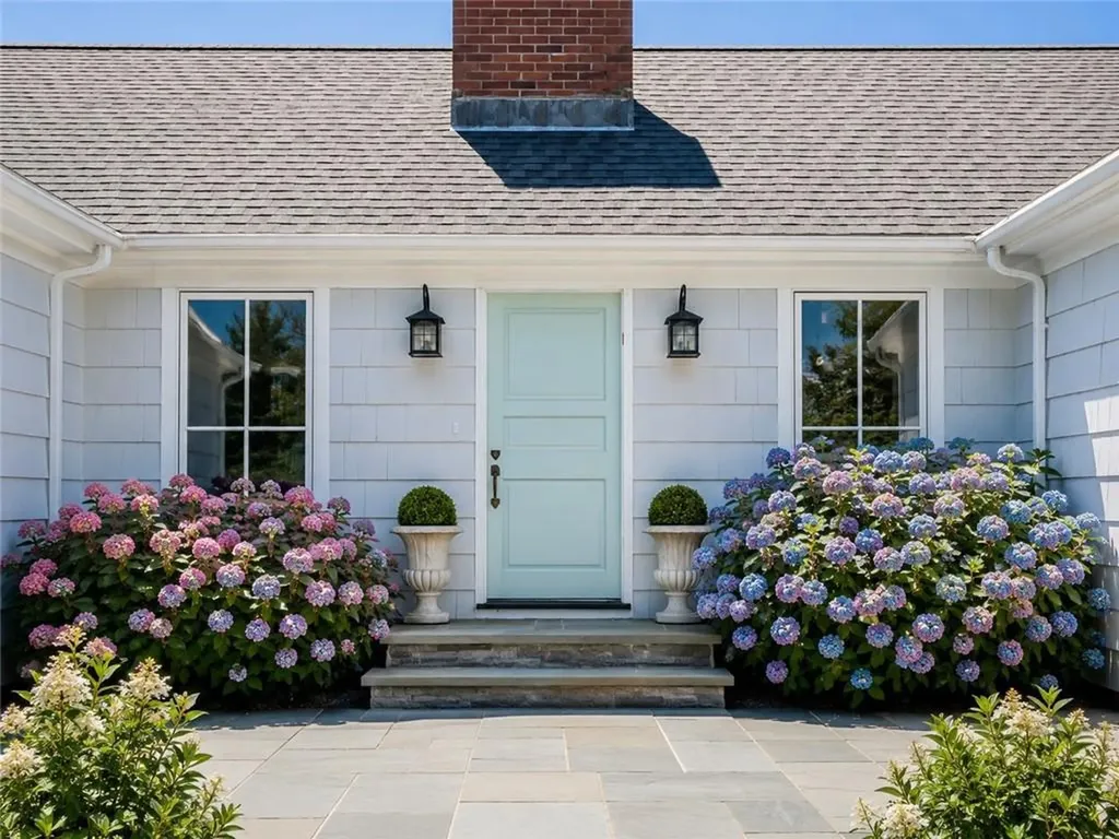 124 Harrison Avenue Newport RI 02840