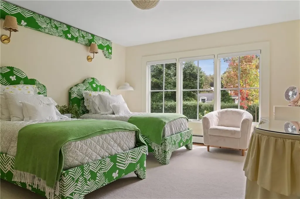 124 Harrison Avenue Newport RI 02840