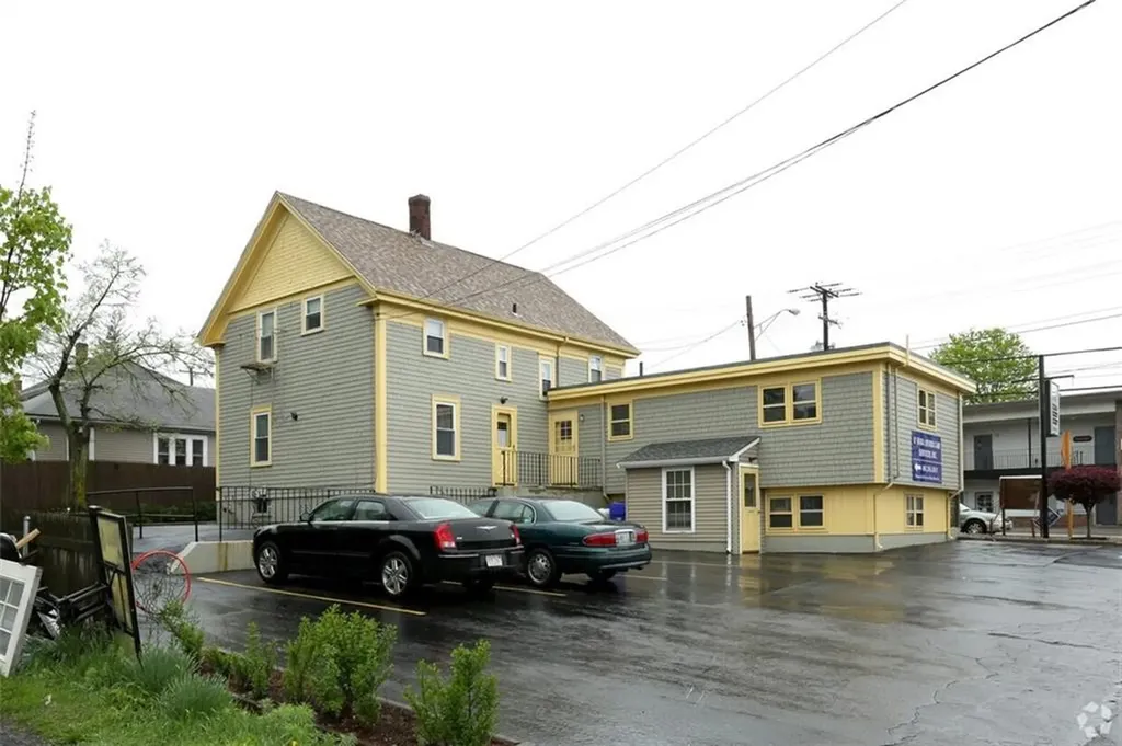 2400 Pawtucket Avenue East Providence RI 02914
