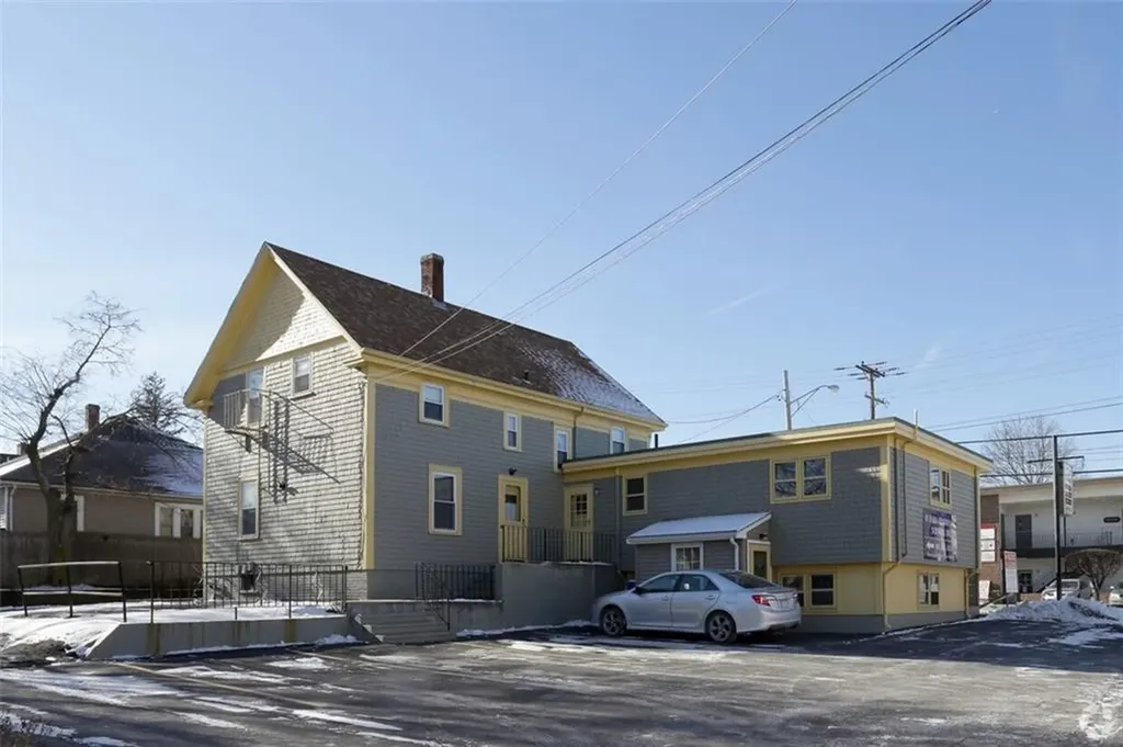 2400 Pawtucket Avenue East Providence RI 02914
