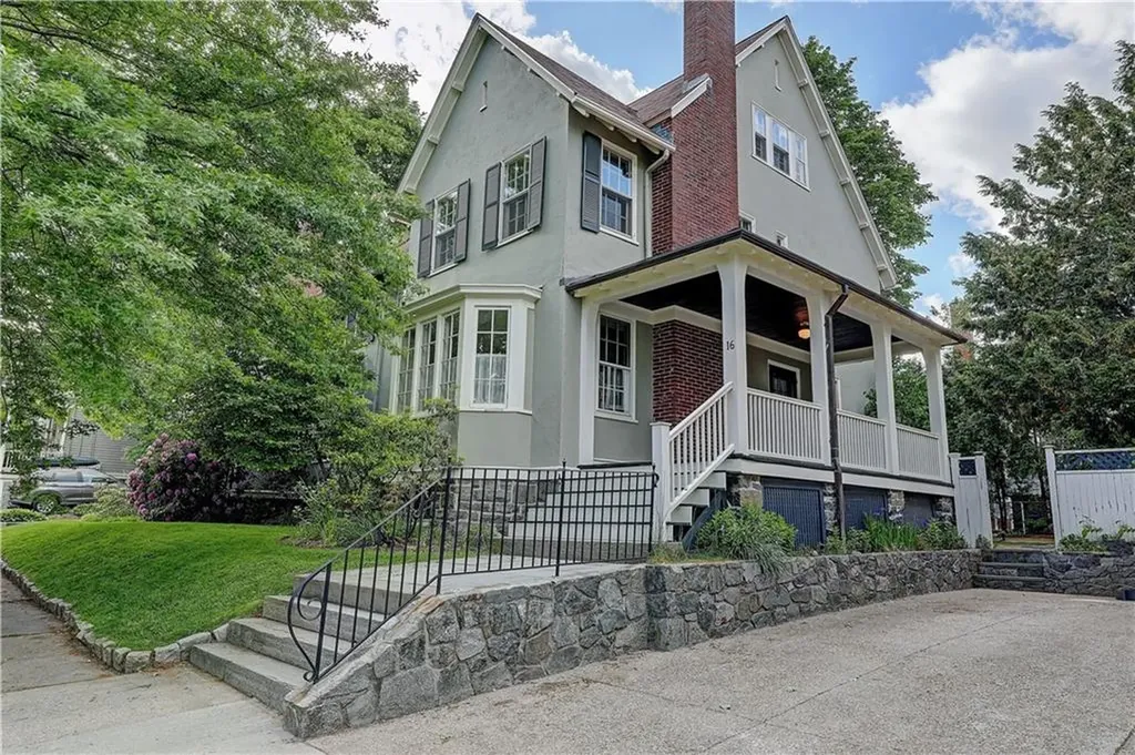 16 Elton Street Providence RI 02906