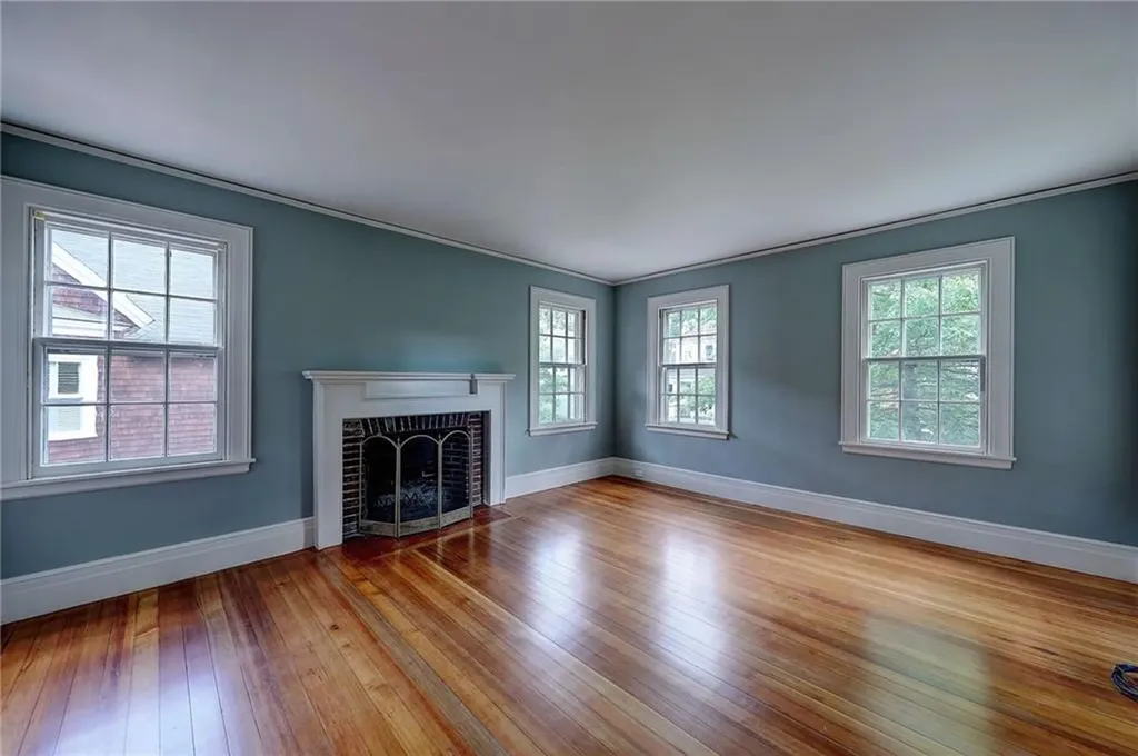 16 Elton Street Providence RI 02906