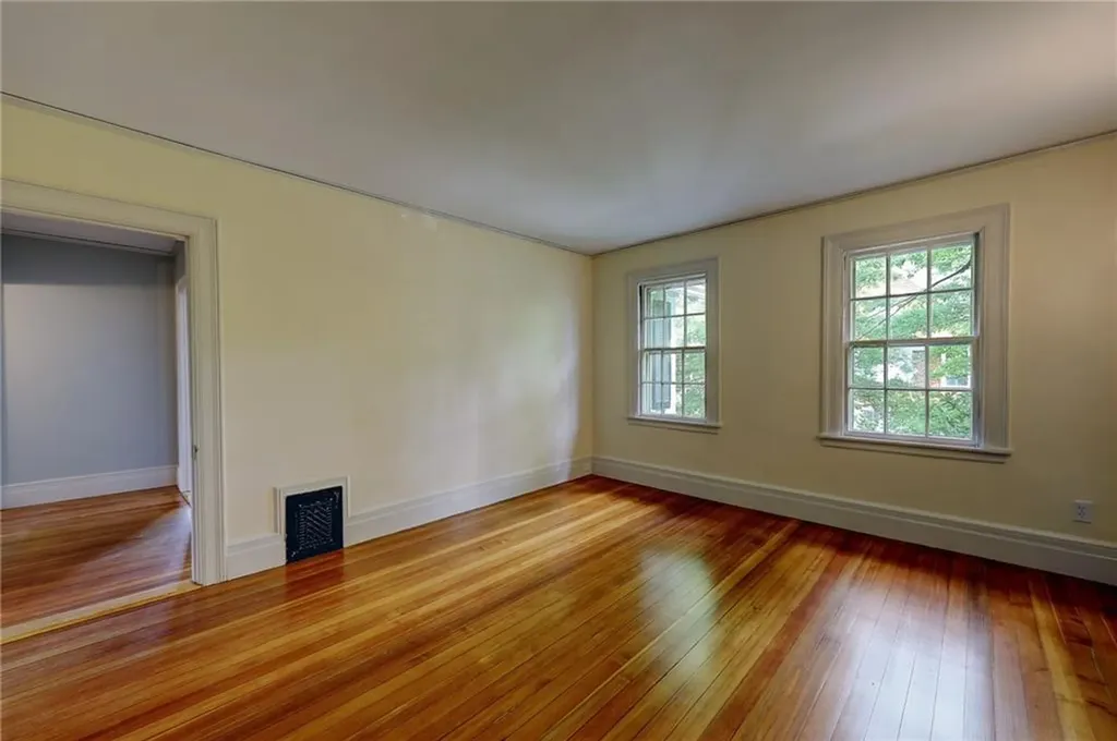 16 Elton Street Providence RI 02906