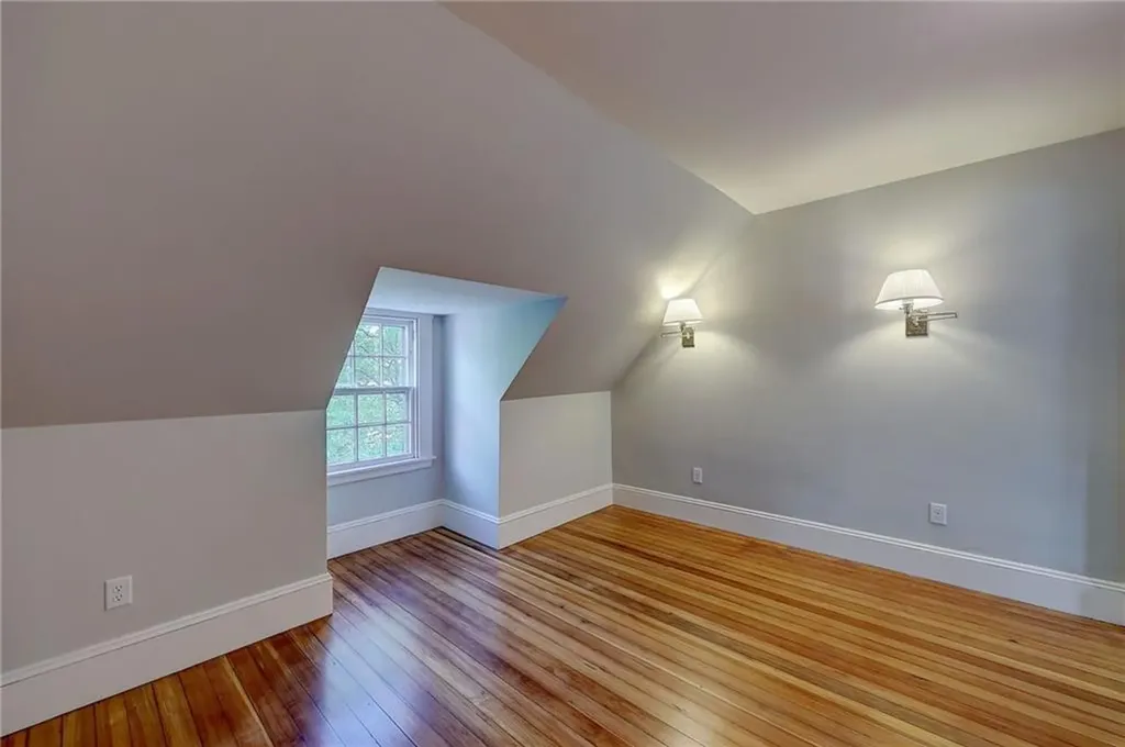16 Elton Street Providence RI 02906