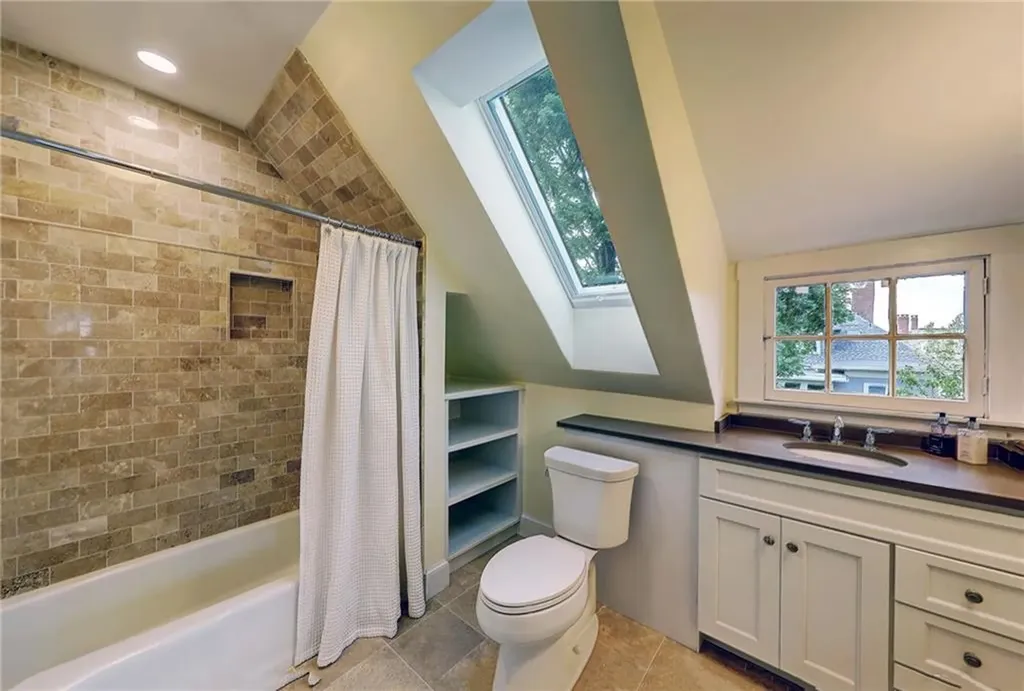 16 Elton Street Providence RI 02906