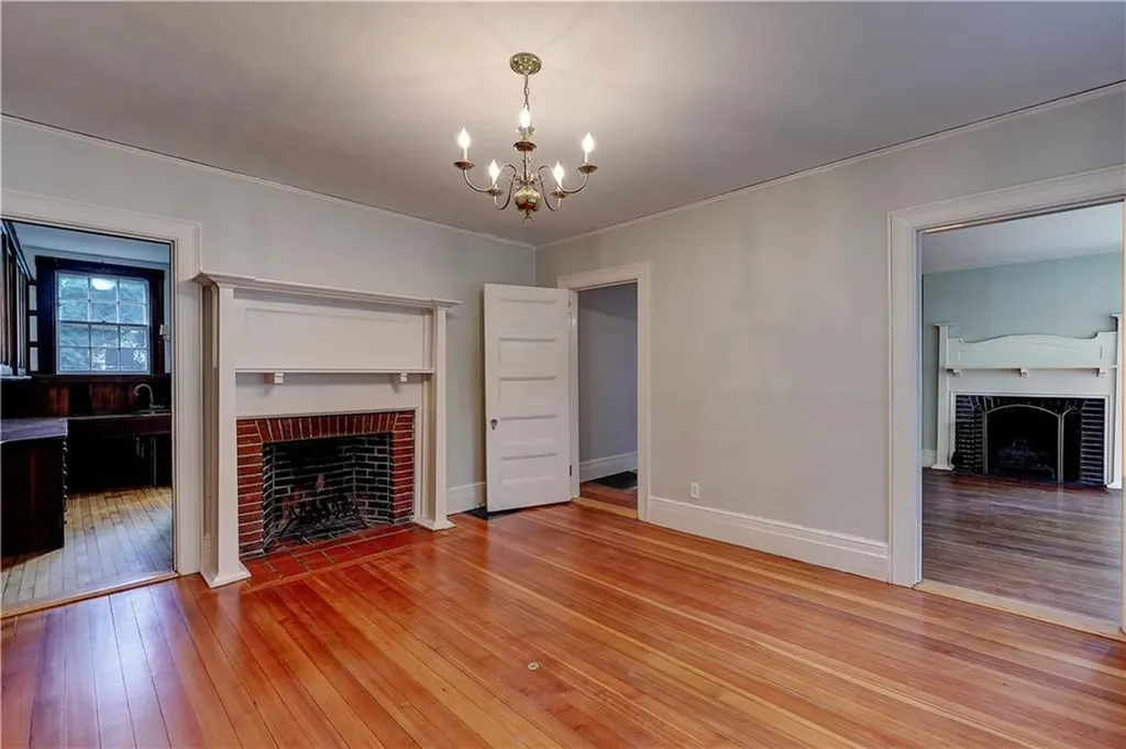 16 Elton Street Providence RI 02906