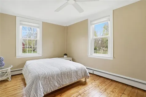 48 48 1/2 Constitution Street Bristol RI 02809