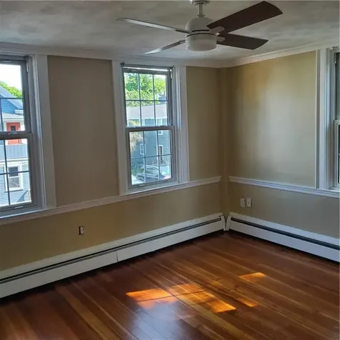 48 48 1/2 Constitution Street Bristol RI 02809