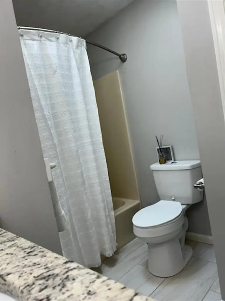 21 Falcon Avenue Warwick RI 02888