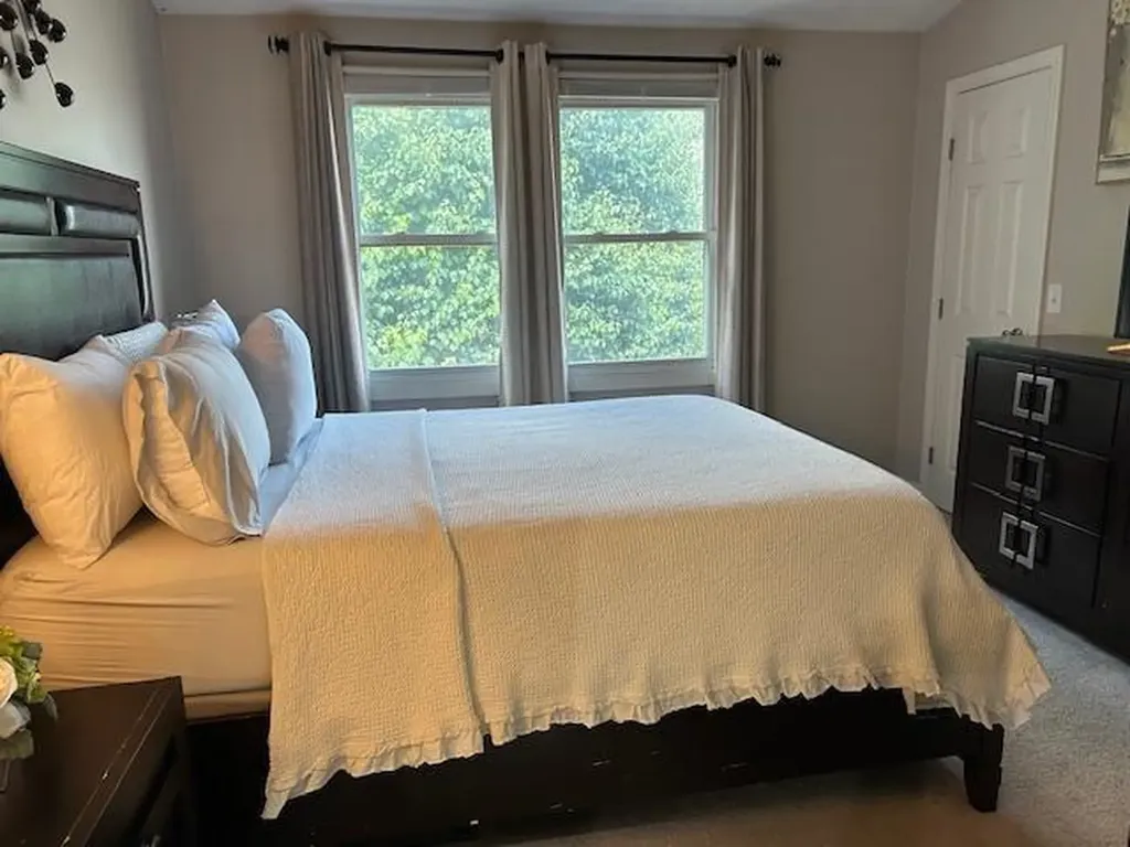 21 Falcon Avenue Warwick RI 02888