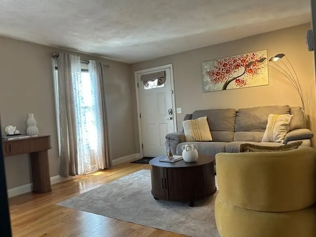 21 Falcon Avenue Warwick RI 02888