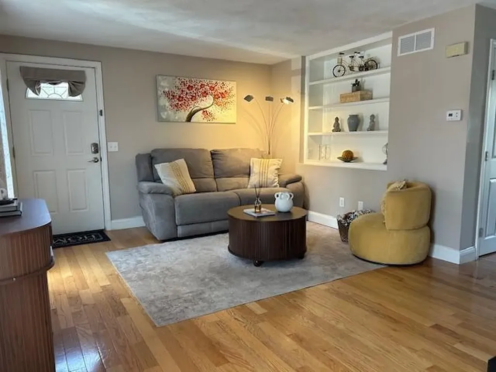 21 Falcon Avenue Warwick RI 02888